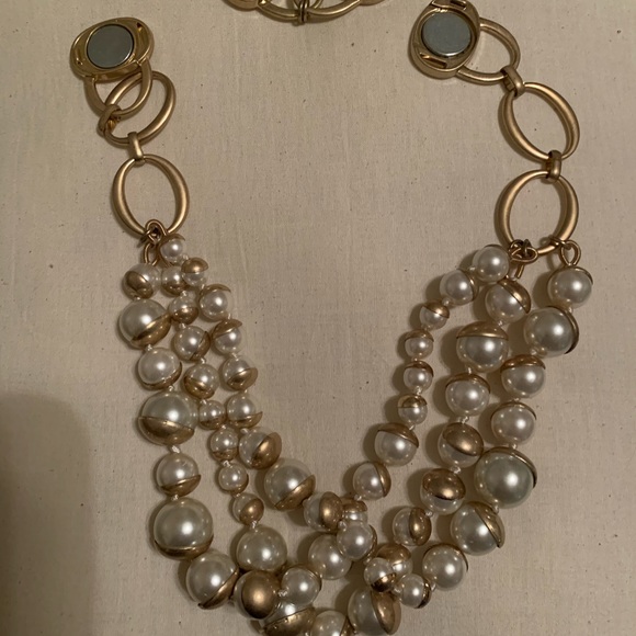 Plunder Pearl Necklace - Picture 2 of 3
